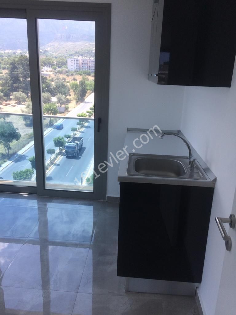 GİRNE NİN MERKEZİ KALBİNDE ULTRA LÜX 2+1 SATILIK OFİS/DAİRE