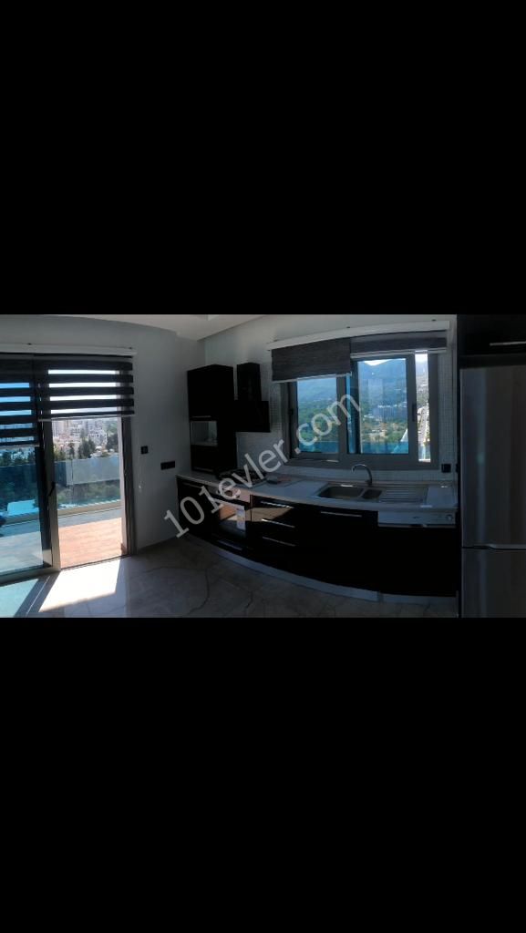 GİRNE NİN KALBİ MERKEZİN DE KİRALIK 2+1 ULTRA LÜX PENTHOUSE