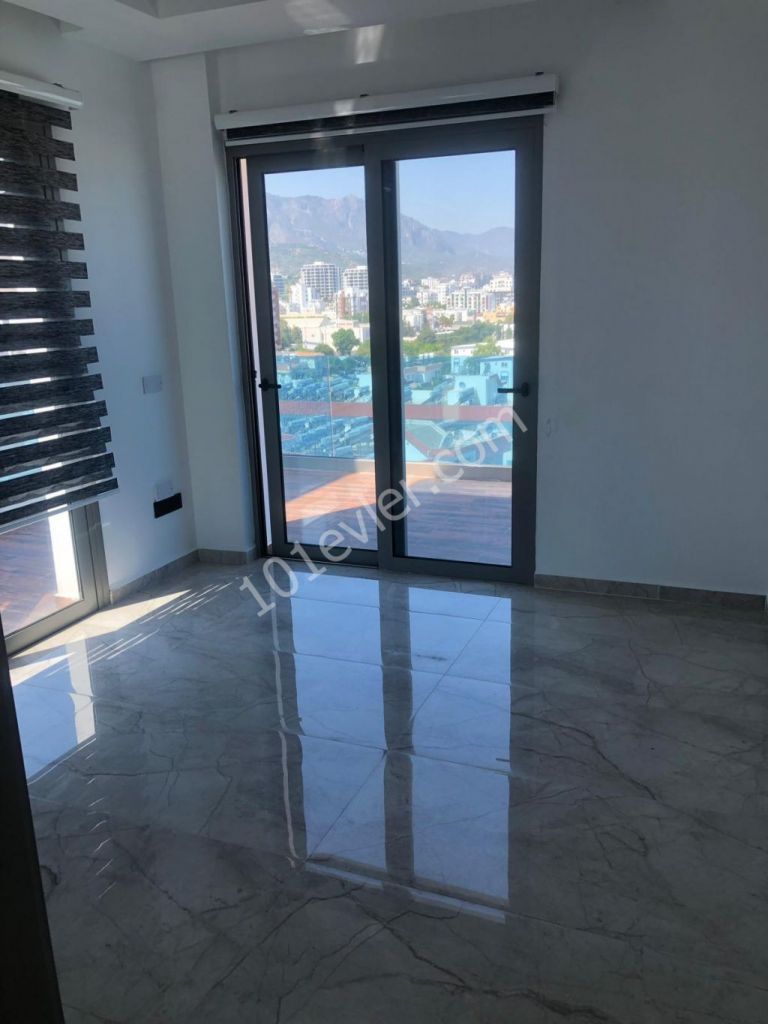 GİRNE NİN KALBİ MERKEZİN DE KİRALIK 2+1 ULTRA LÜX PENTHOUSE