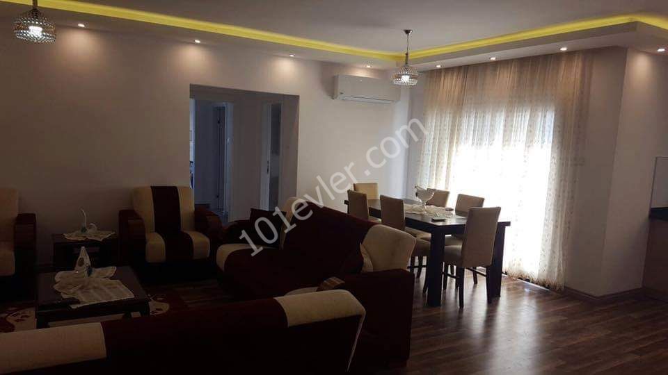 GİRNE MERKEZ PİABELLA HOTEL ARKASI KİRALIK 3+1 LÜX DAİRE