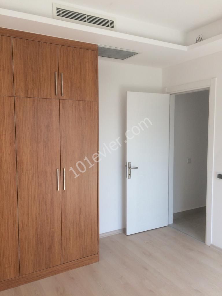 GİRNE MERKEZ DE KİRALIK 2+1 LÜX DAİRE