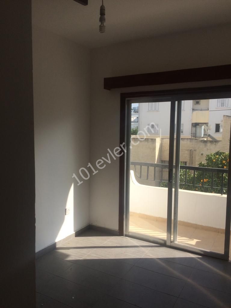 Flat To Rent in Girne Merkez, Kyrenia