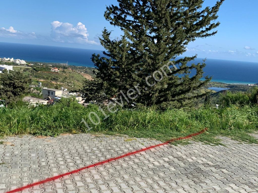 Residential Zoned Plot For Sale in Arapköy, Kyrenia