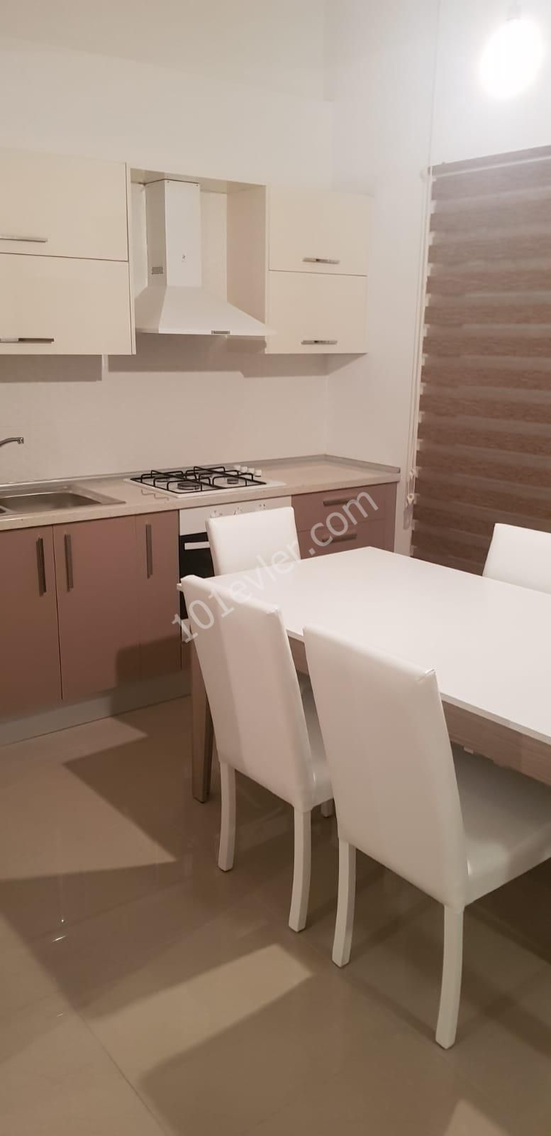 Girne merkeze  yakın 3+1 full eşyalı havuzlu villa