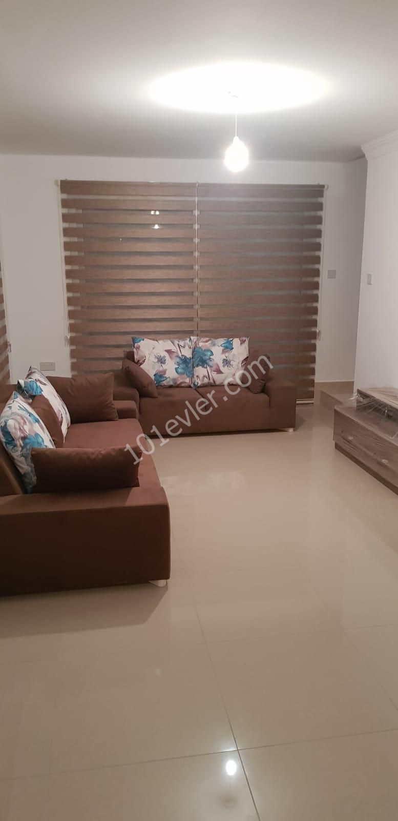 Girne merkeze  yakın 3+1 full eşyalı havuzlu villa