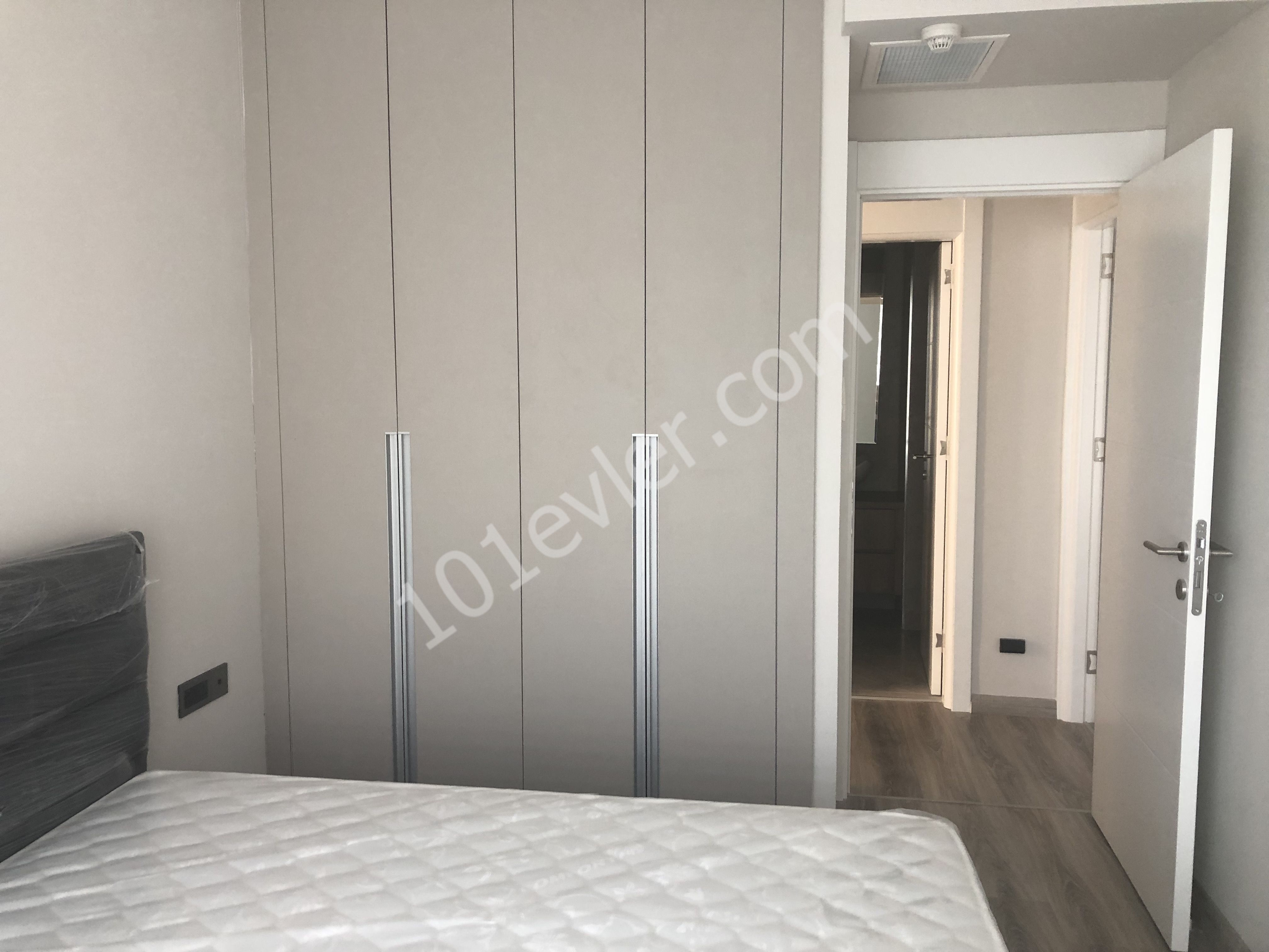 Girne merkezde lüx residance da kiralık 2+1 daire 