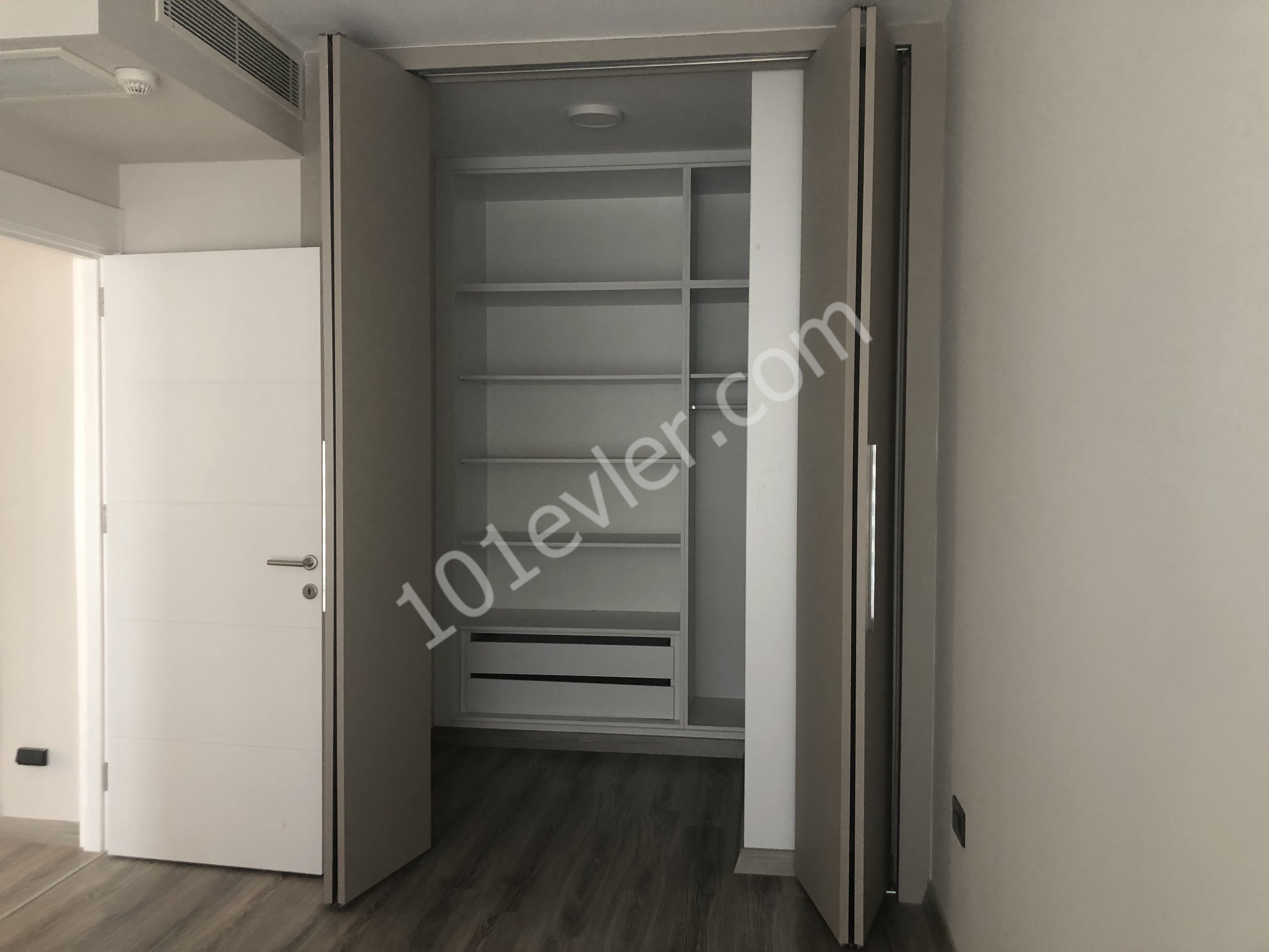 Flat To Rent in Girne Merkez, Kyrenia