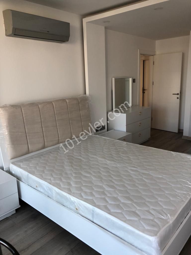 Girne merkezde eşyalı lüx 2+1 daire  aidat dahil