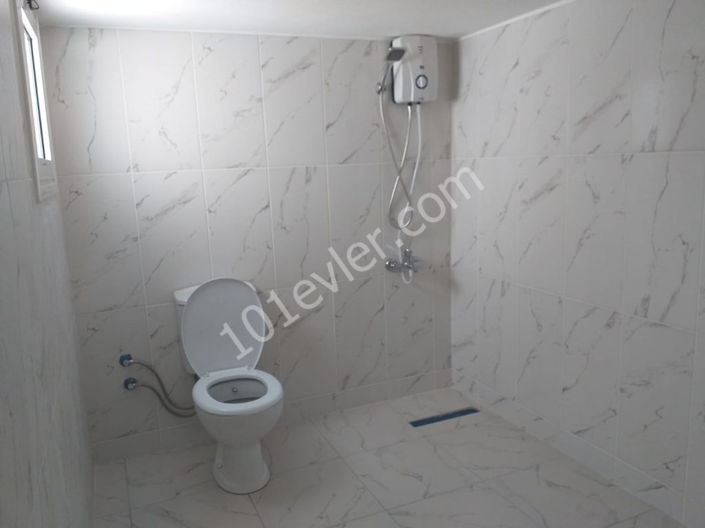 Girne Karaoğlanoğlunda Denize   Sıfır Kiralık 1+1 Ev 