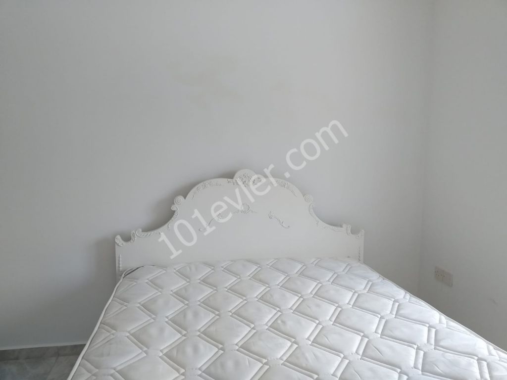 Flat To Rent in Alsancak, Kyrenia