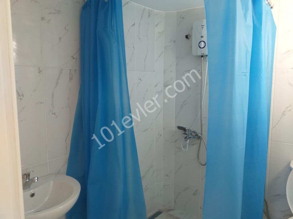 Girne Karaoğlanoğlunda Denize   Sıfır Kiralık 1+1 Ev 