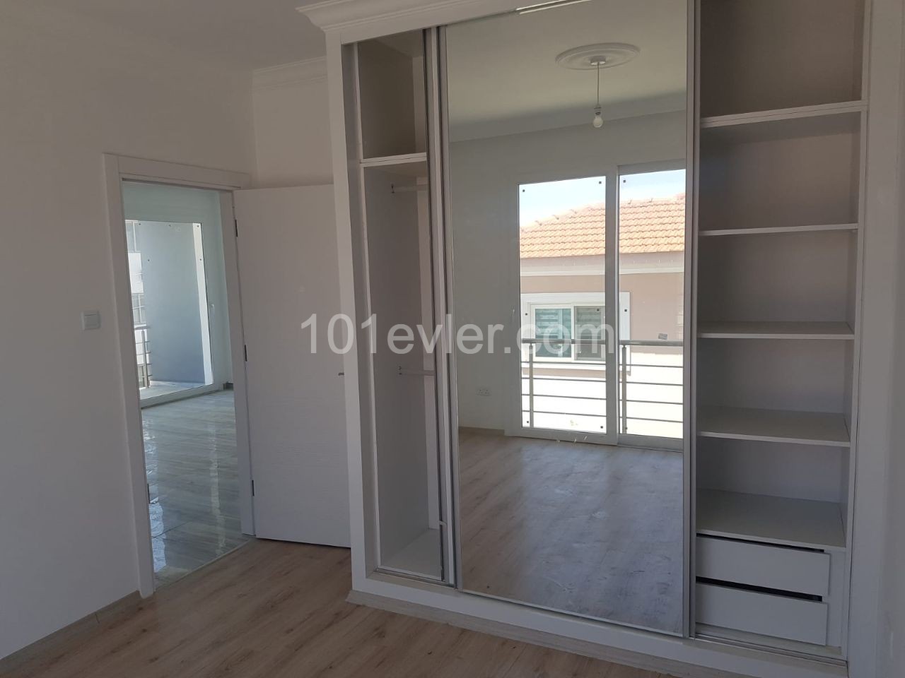 2+1 Wohnung in Alsancak zu verkaufen ** 