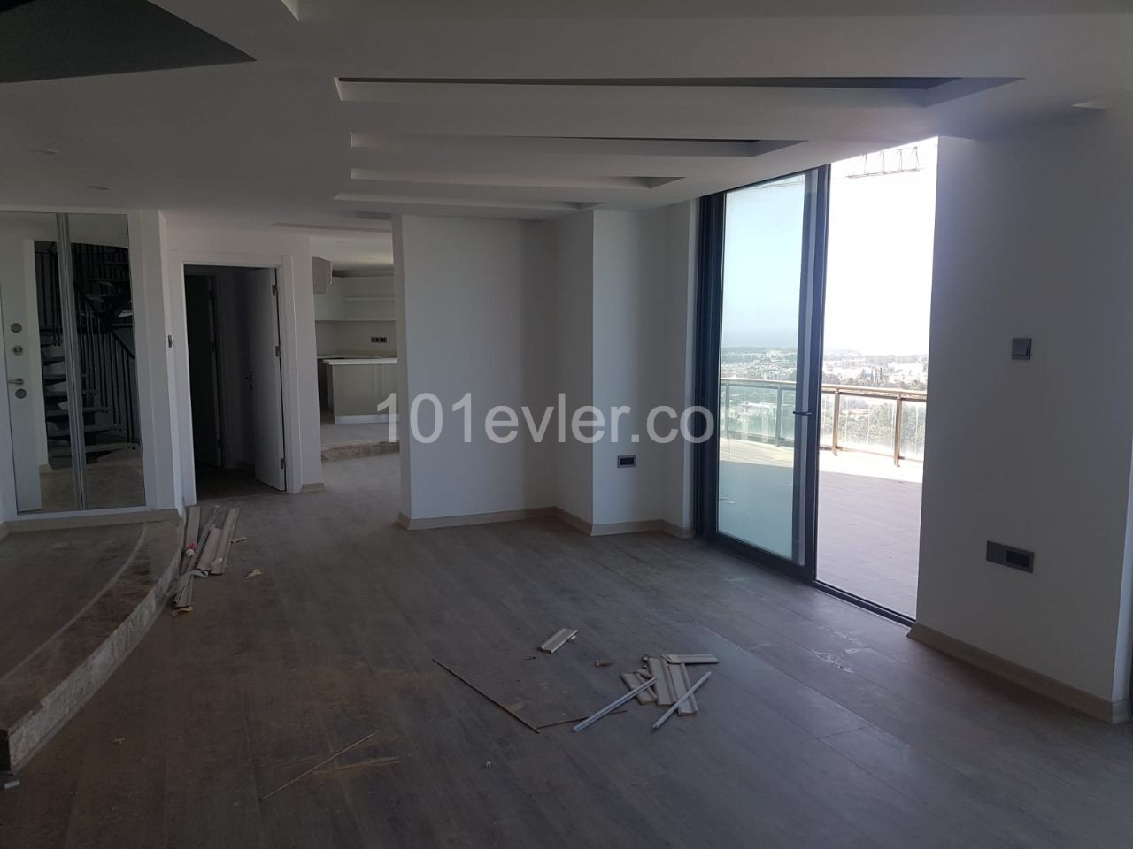 Girne Merkez'de KİRALIK LÜKS 3+1 Doubleks Penthouse!!!