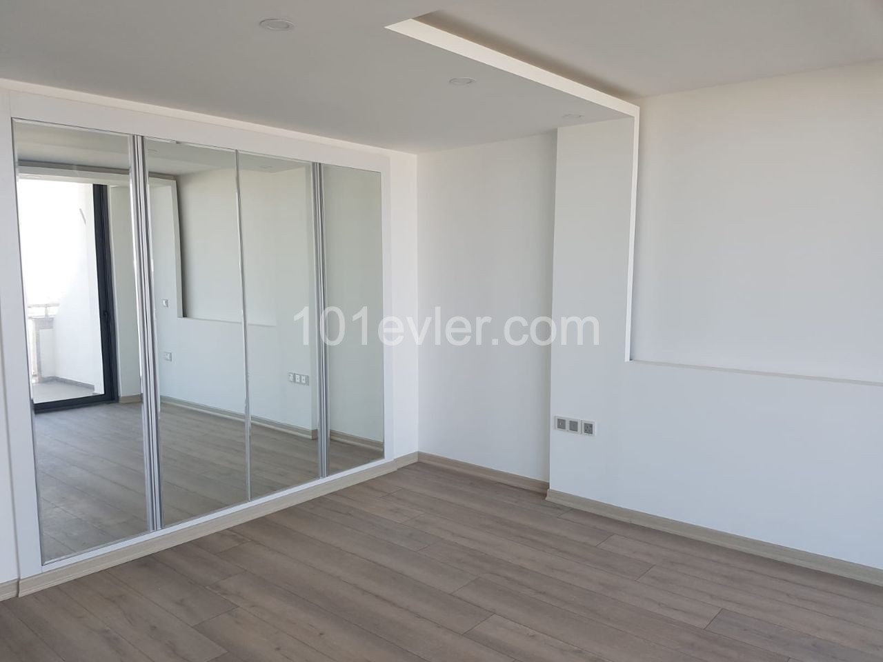 LUXURY fully furnished 4+1 Apartment FOR RENT in the center of Kyrenia ** 