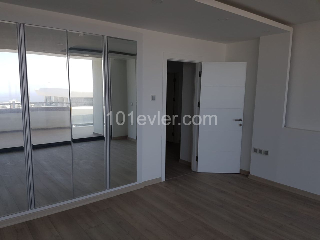 LUXURY fully furnished 4+1 Apartment FOR RENT in the center of Kyrenia ** 