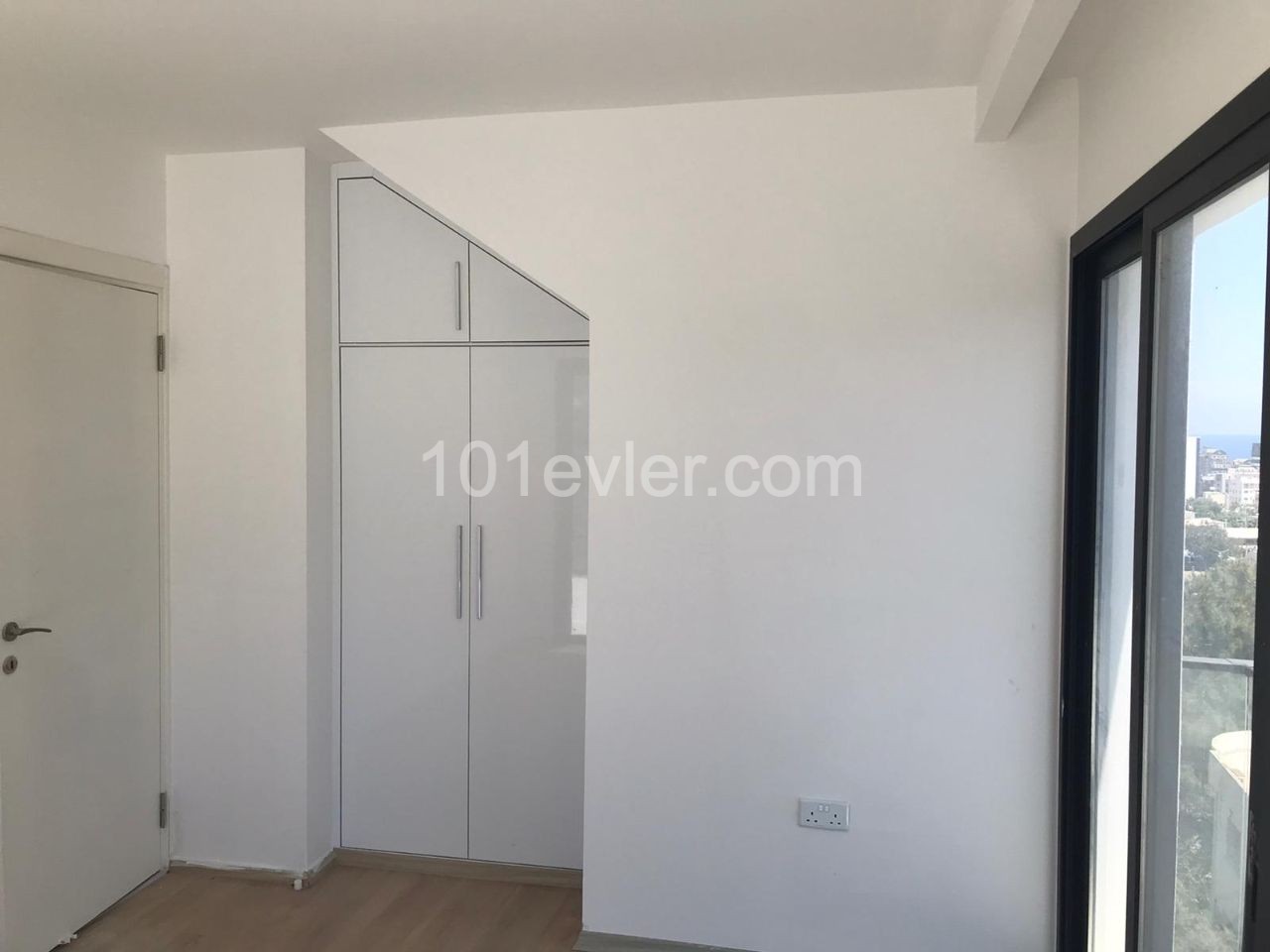 2+1 Penthouse FOR SALE in the Center of Kyrenia ** 