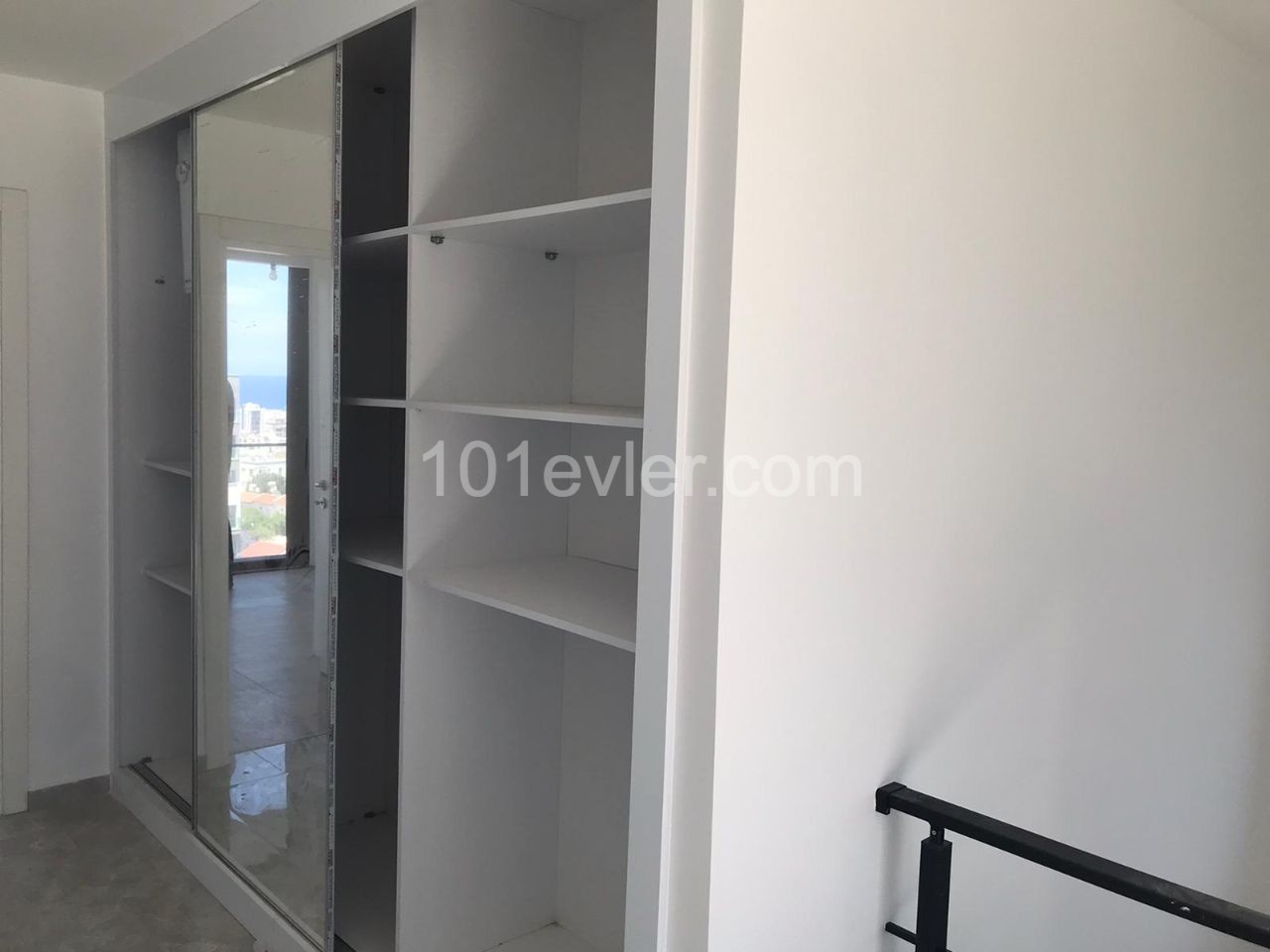 2+1 Penthouse FOR SALE in the Center of Kyrenia ** 