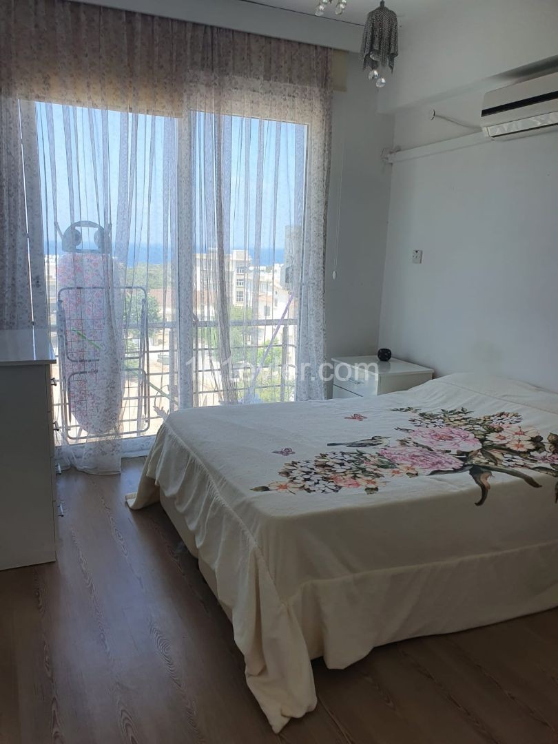 2+1 Wohnung zum Verkauf mit Meer-und Bergblick im Zentrum von Kyrenia ** 