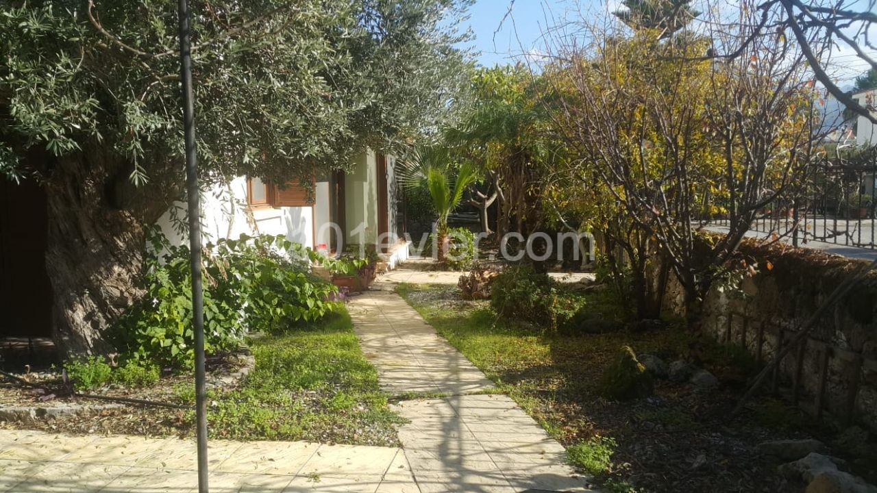 Kyrenia Ozankoyde 3+1 Villa with Pool, Garden FOR SALE ** 