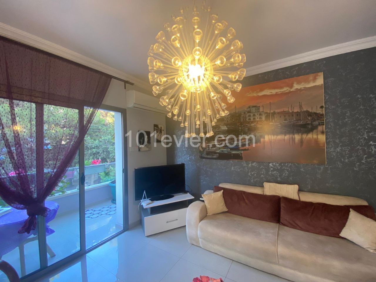 2+1 Flat for Sale in the Center of Kyrenia ** 