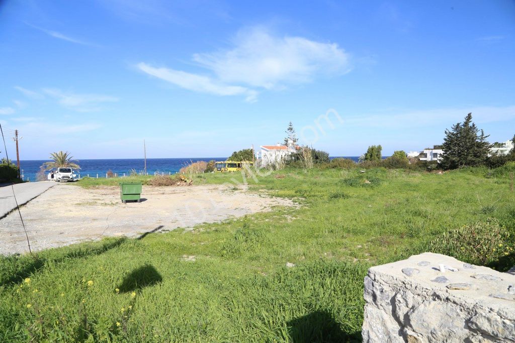 Residential Zoned Plot For Sale in Karaoğlanoğlu, Kyrenia