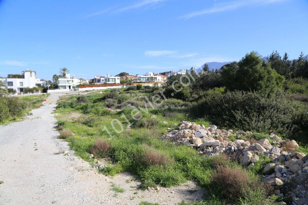 Residential Zoned Plot For Sale in Karaoğlanoğlu, Kyrenia