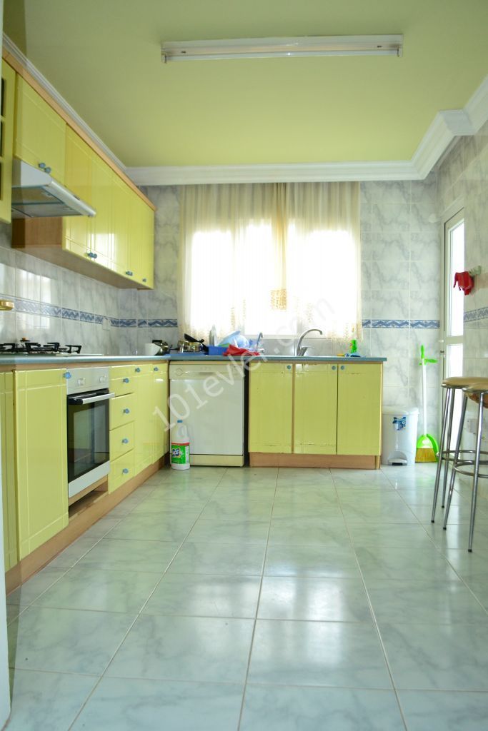 Flat To Rent in Girne Merkez, Kyrenia