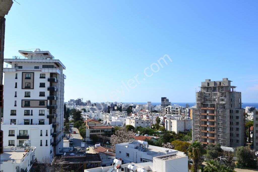 Girne merkezde LÜX APARTMANDA  2+1 daireler TÜRK MALI YENİ PROJE