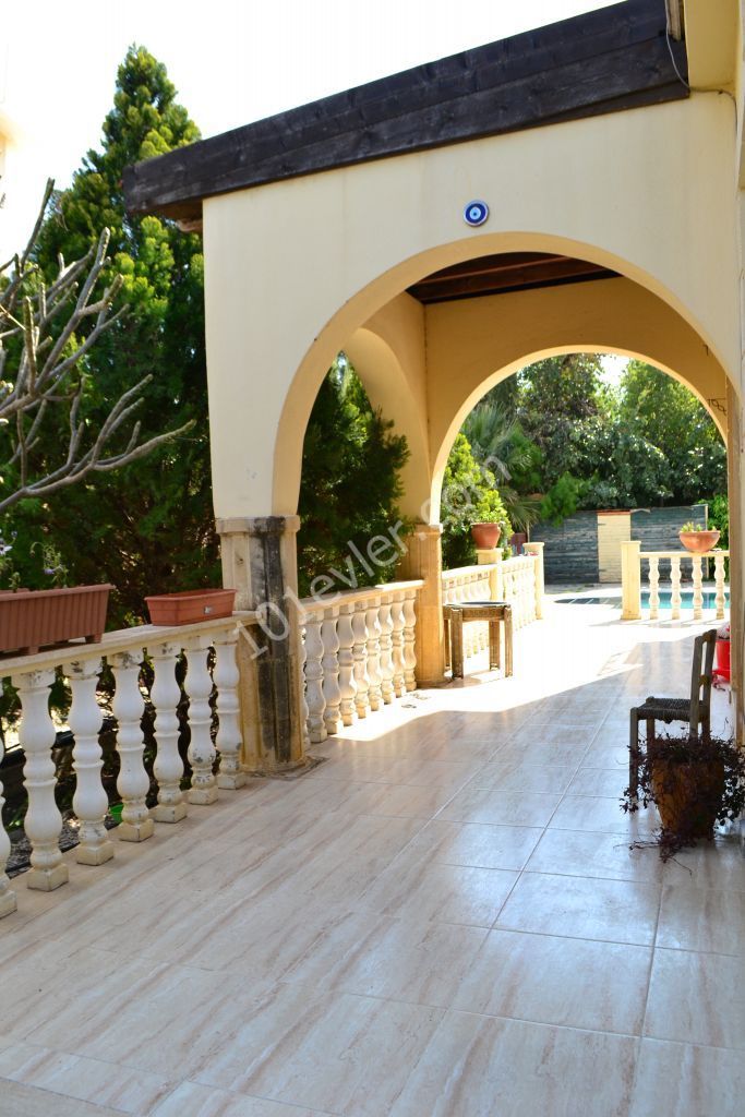 Girne Laptada 2+1 villa havuzlu