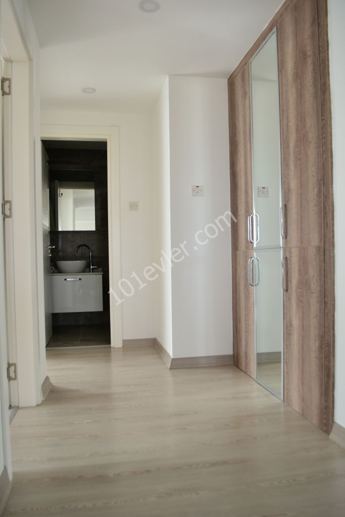 Girne merkez ( GLORIYA arkası) 2+1 daire, 90 m2