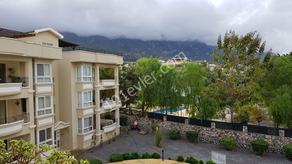 Girne Alsancak ( KAVANLAR siti) 3+1 daire tersaslı