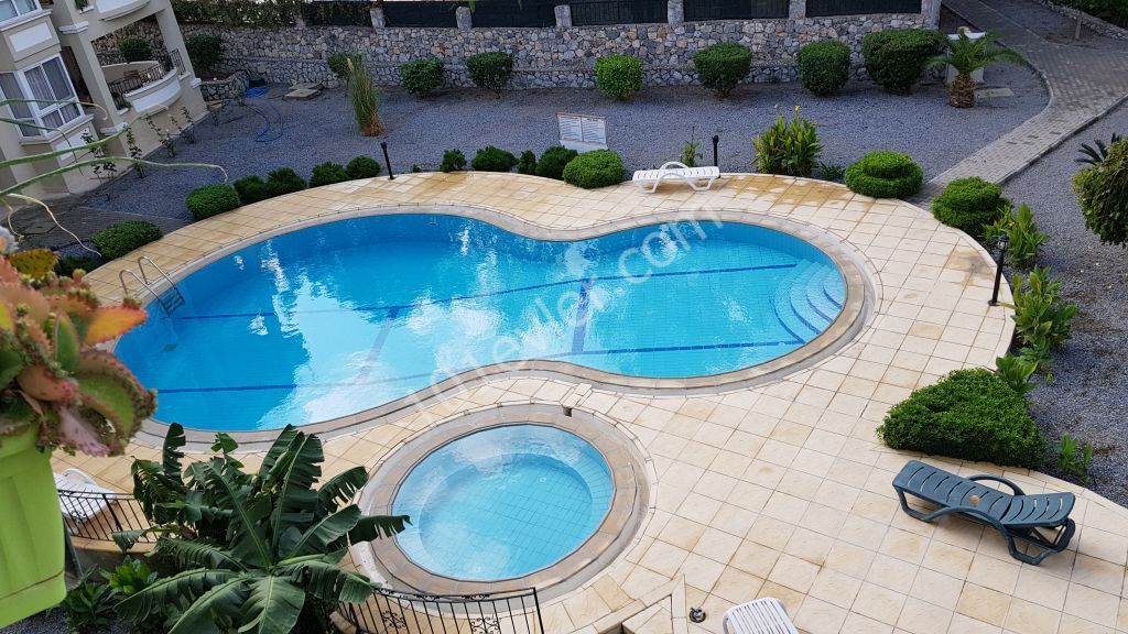 Girne Alsancak ( KAVANLAR siti) 3+1 daire tersaslı