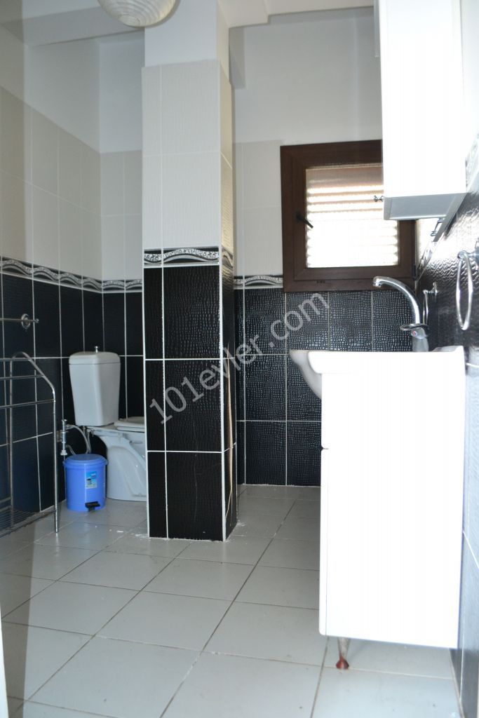 Detached House To Rent in Karaoğlanoğlu, Kyrenia