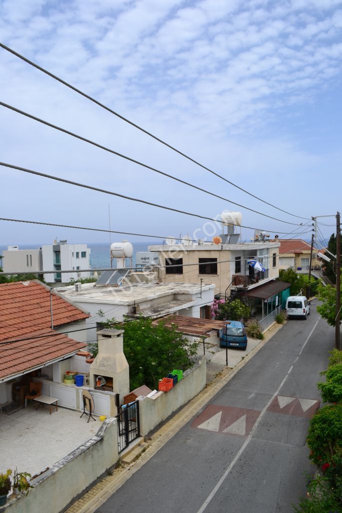 Detached House To Rent in Karaoğlanoğlu, Kyrenia