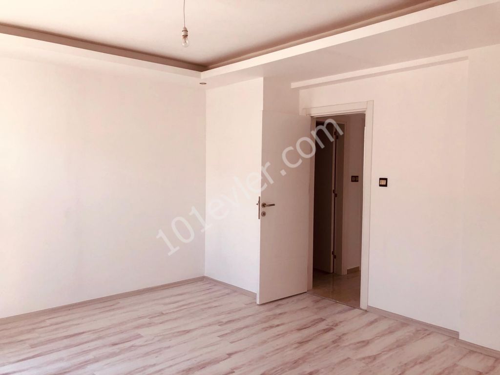 Girne merkez SATILIK YENİ LÜKS DUBLEKS 3+1 PENTHOUSE. MASRAFSIZ. KDV yok (NUSMAR bölgesi)