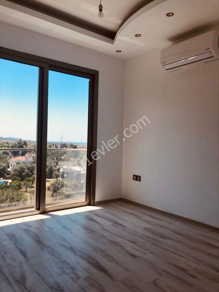 Girne merkez SATILIK YENİ LÜKS DUBLEKS 3+1 PENTHOUSE. MASRAFSIZ. KDV yok (NUSMAR bölgesi)