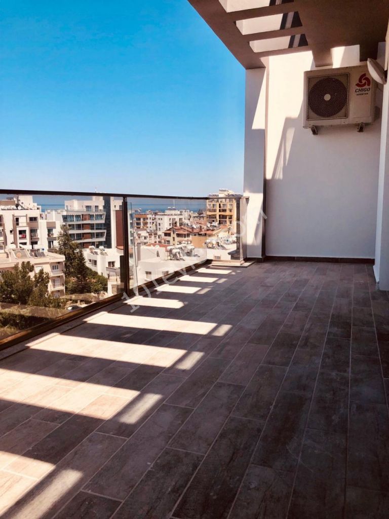 Girne merkez SATILIK YENİ LÜKS DUBLEKS 3+1 PENTHOUSE. MASRAFSIZ. KDV yok (NUSMAR bölgesi)