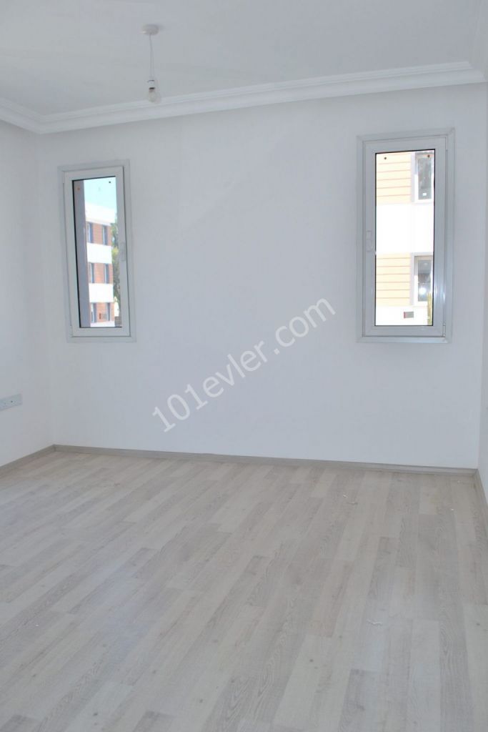 Flat To Rent in Alsancak, Kyrenia