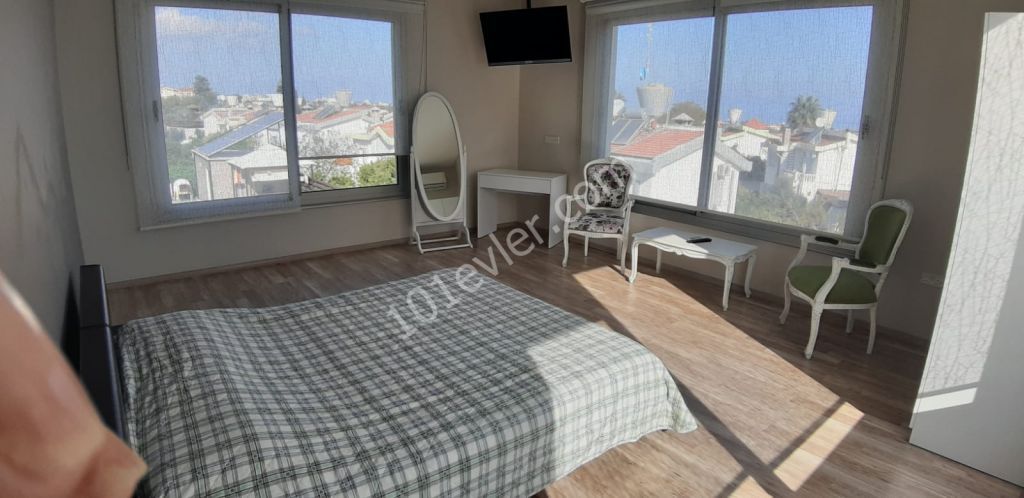 Girne Ozanköy 4+1 villa