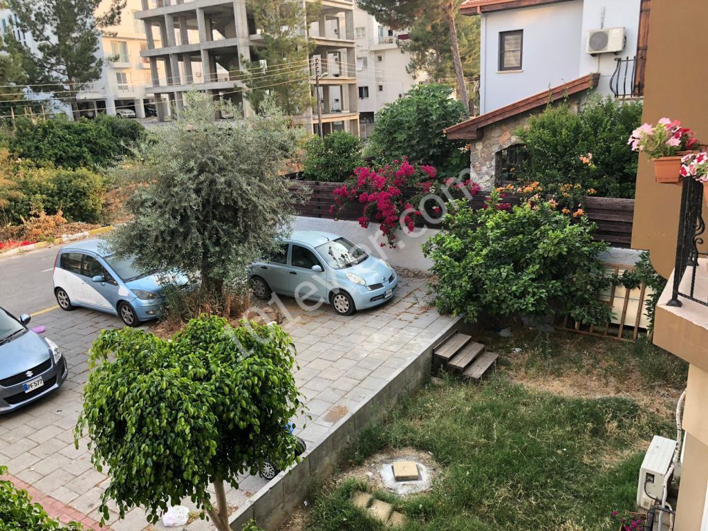 تخت برای فروش in Yukarı Girne, گیرنه