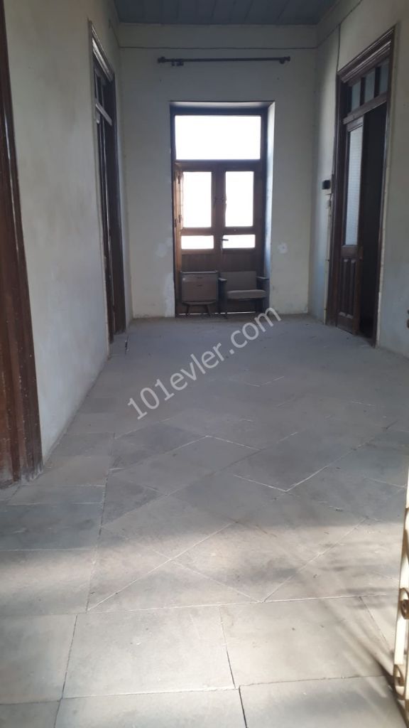 Detached House For Sale in Değirmenlik, Nicosia