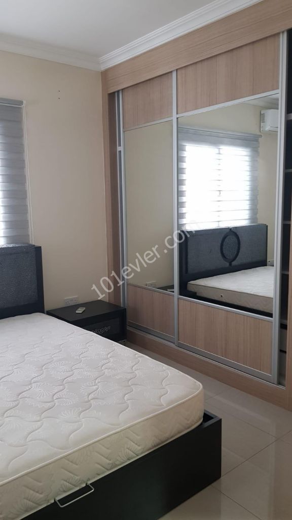 In Girne center 3+1 LÜX flat for rent