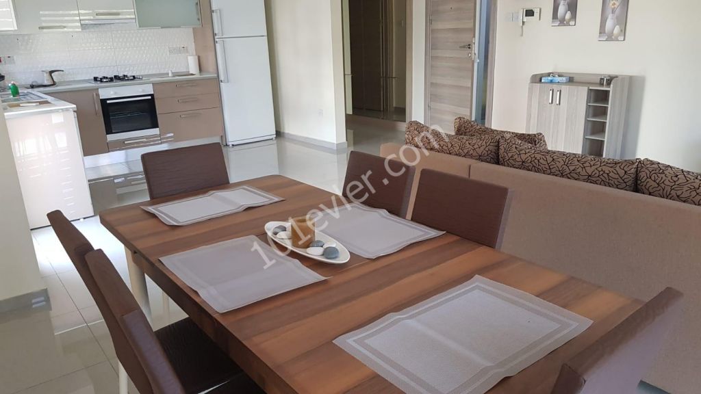 In Girne center 3+1 LÜX flat for rent