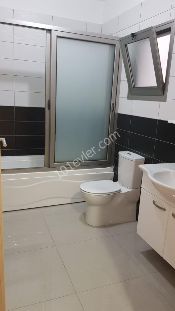 In Girne center 3+1 LÜX flat for rent