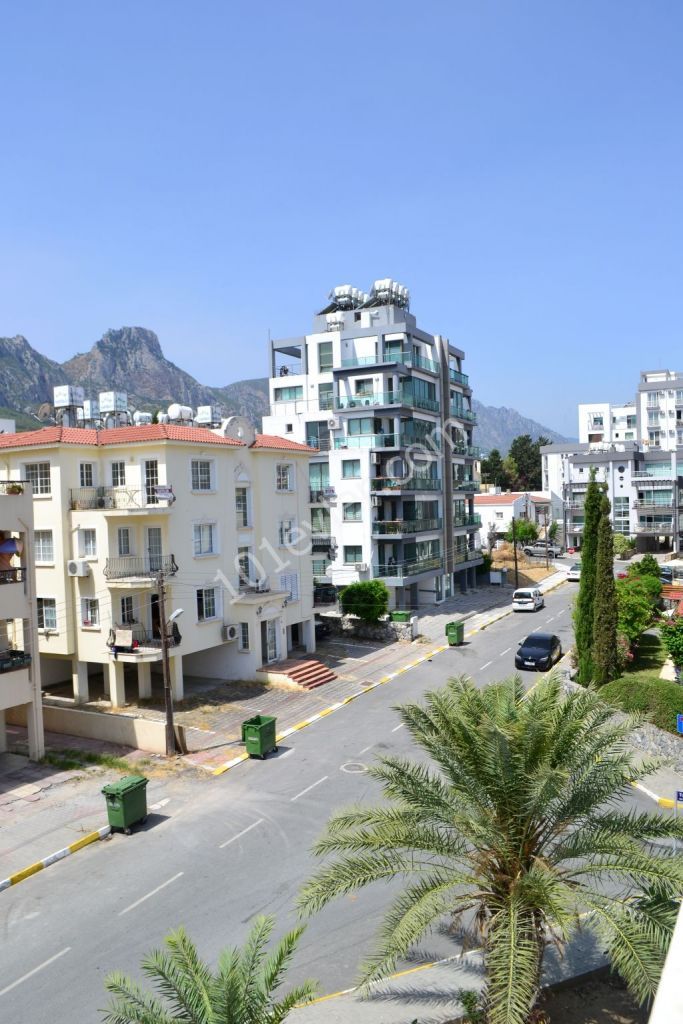 Girne merkez (yukarı Girne) KIRALIK 2+1 daire, 110 m2