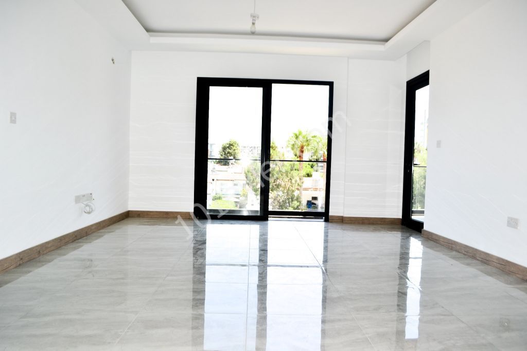 Girne merkezde Yeni sıfır 3+1 daire