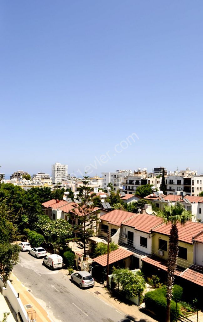 Girne merkezde Yeni sıfır 3+1 daire