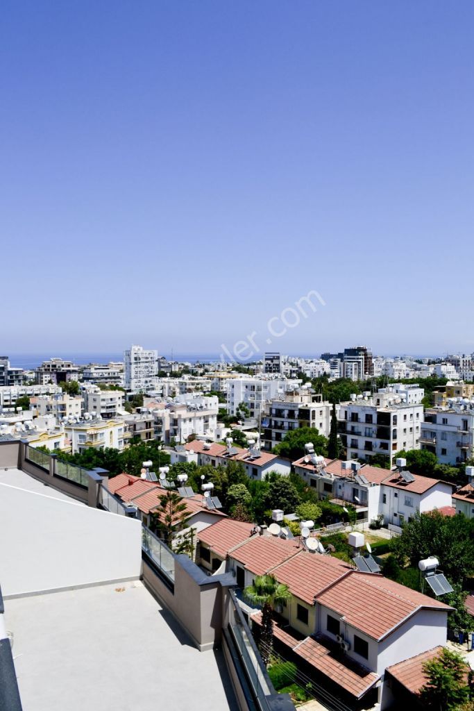 Girne merkezde satılık YENİ 3+1 daire