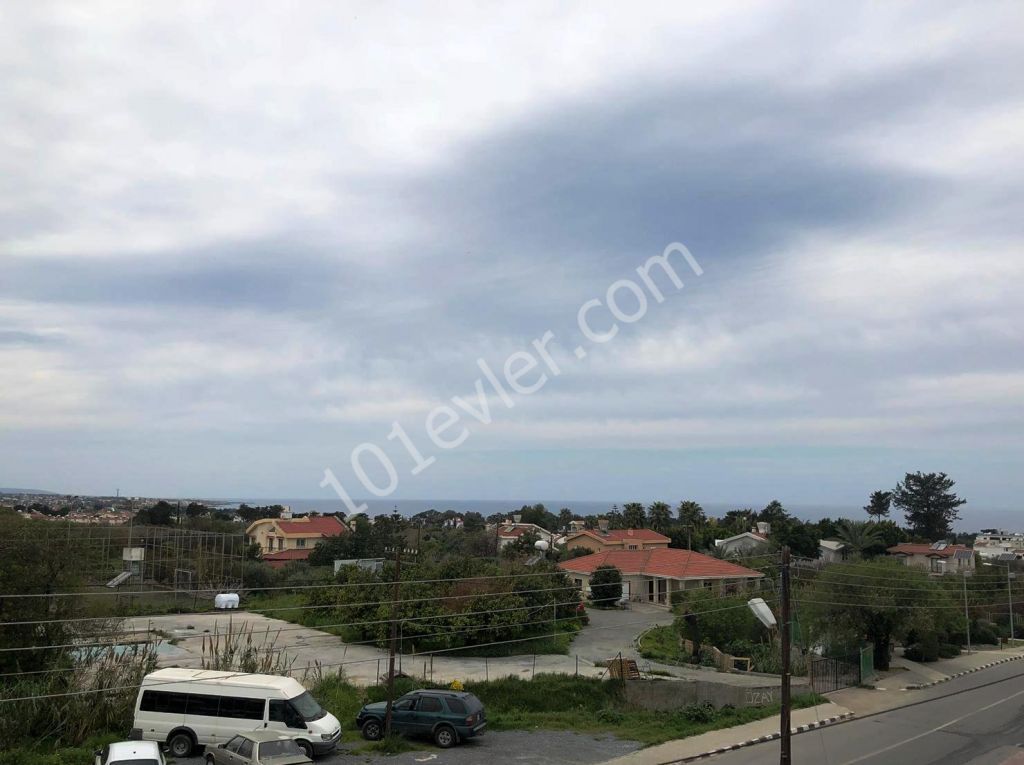 Girne Alsancakta 2+1 daire ( Araç içine alınır)