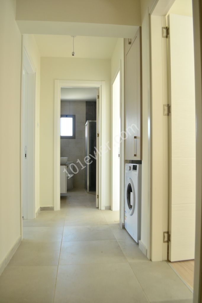 Girne merkezde ( ŞOKMAR) 2+1 yeni daire